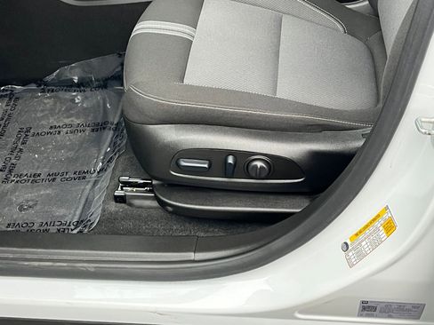 Used 2025 Chevrolet Blazer LT image 23