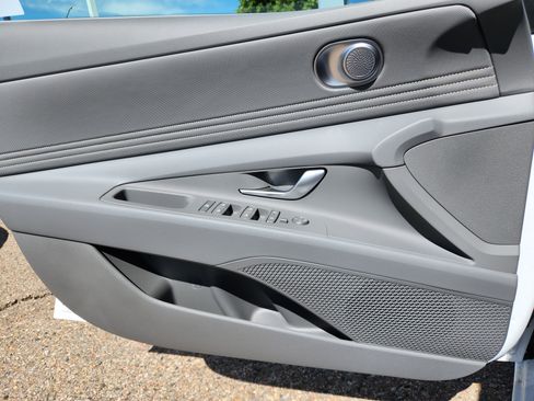 New 2025 Hyundai Elantra Sport image 6