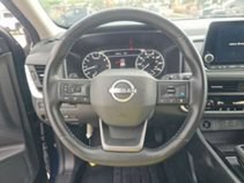 Used 2025 Nissan Rogue SV AWD/4WD image 19