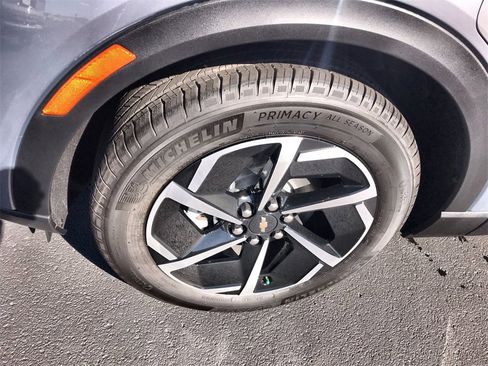 New 2026 Chevrolet Equinox EV LT image 10