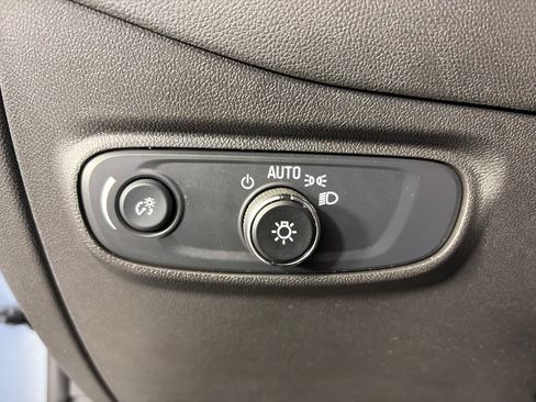 Used 2024 Chevrolet Equinox LT AWD/4WD image 33