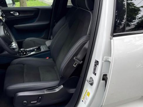 Used 2023 Volvo XC40 Recharge Plus w/ Protection Package Premier AWD/4WD image 18