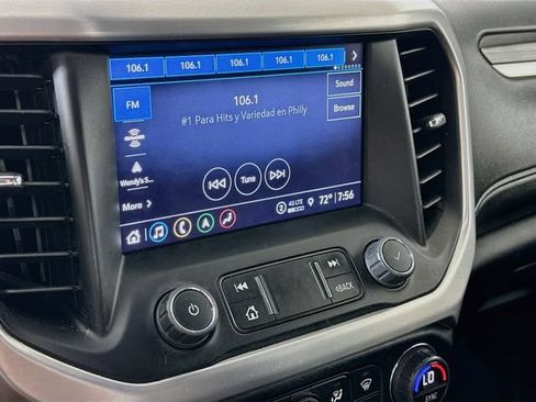 Used 2023 GMC Acadia SLT AWD/4WD image 19
