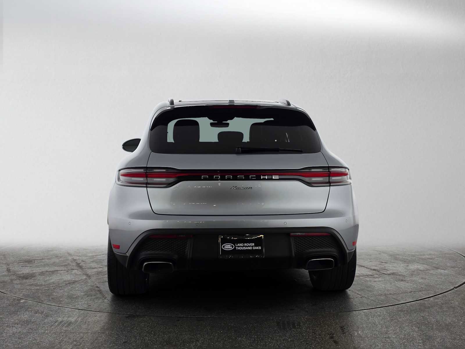 Used 2025 Porsche Macan AWD/4WD image 4