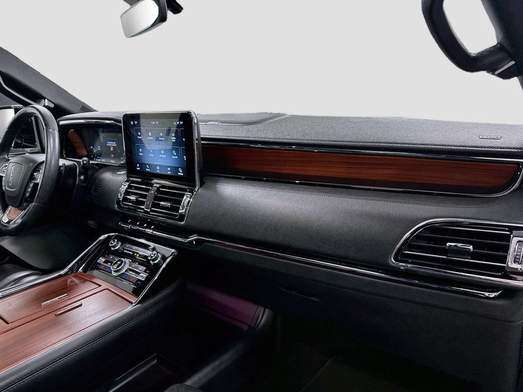 Used 2021 Lincoln Navigator Reserve w/ Luxury Package AWD/4WD image 31