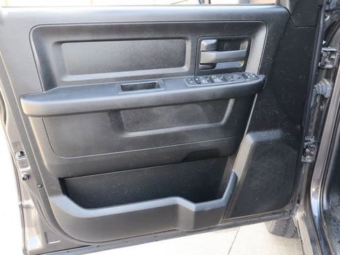 Used 2024 RAM 2500 Tradesman w/ Chrome Appearance Group AWD/4WD image 18
