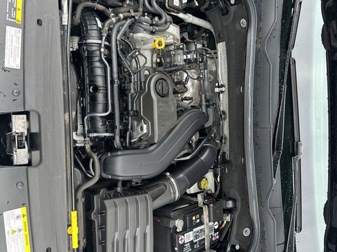 Used 2023 Volkswagen Taos SE w/ Panoramic Sunroof Package image 27