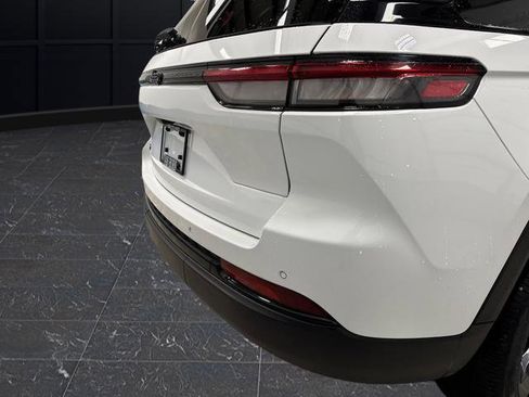 Used 2023 Jeep Grand Cherokee Altitude image 30