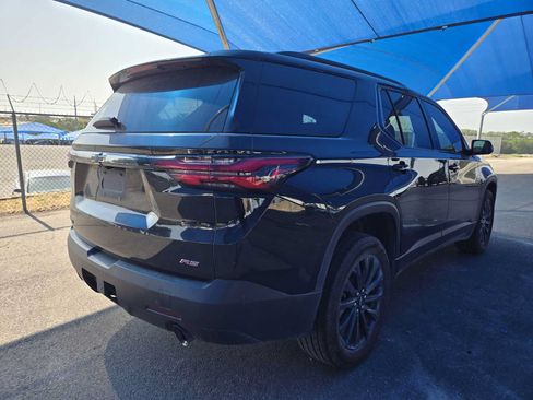 Used 2023 Chevrolet Traverse RS FWD image 4