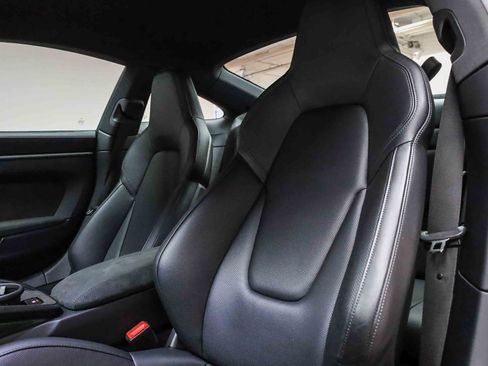 Used 2024 Porsche 911 Carrera S image 5