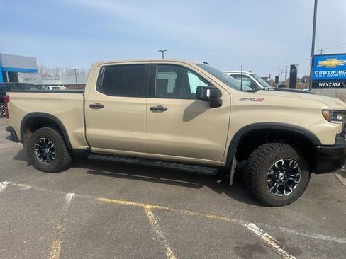 Used 2022 Chevrolet Silverado 1500 ZR2 w/ Technology Package image 5