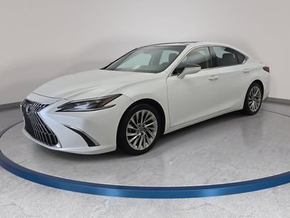 Used 2022 Lexus ES 350 Ultra Luxury w/ Accessory Package 2