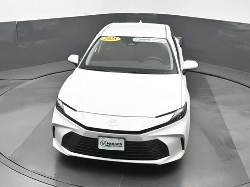 Used 2025 Toyota Camry LE FWD image 27