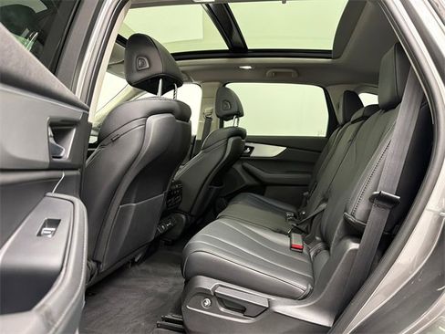 Used 2024 Acura MDX SH-AWD image 17