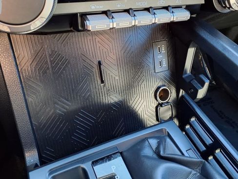 Used 2025 Toyota Tacoma TRD Off-Road image 10