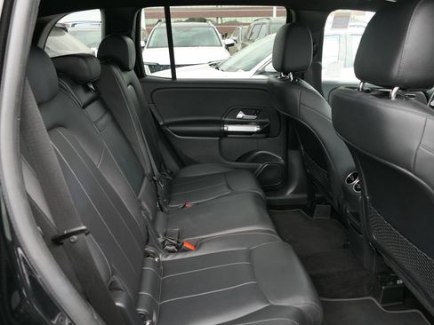 Used 2023 Mercedes-Benz GLB 250 4MATIC image 22