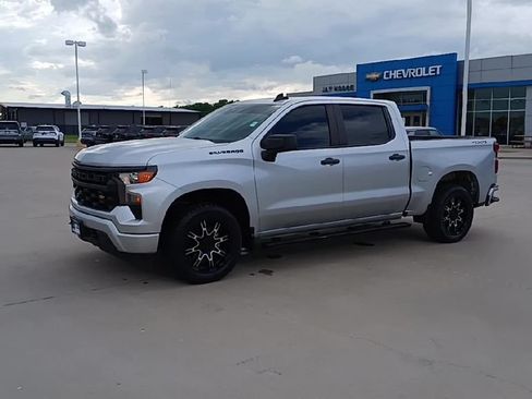Used 2022 Chevrolet Silverado 1500 Custom AWD/4WD image 4