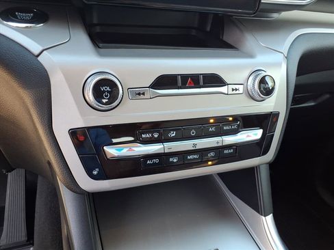 Certified 2023 Ford Explorer XLT w/ Equipment Group 202A image 19