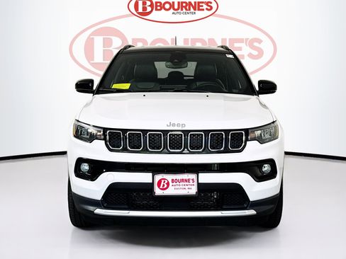 Used 2023 Jeep Compass Limited AWD/4WD image 4