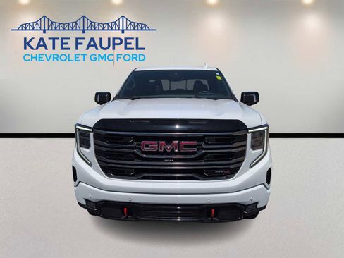 Used 2025 GMC Sierra 1500 AT4 w/ AT4 Premium Package AWD/4WD image 2