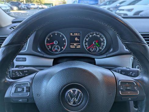 Used 2015 Volkswagen Passat 1.8T SE image 36