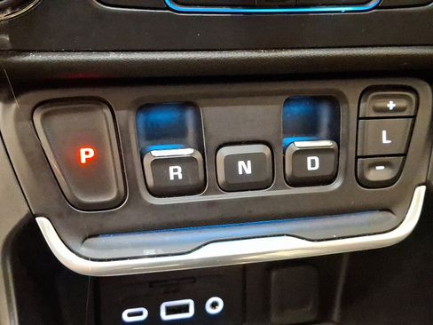 Used 2019 GMC Terrain Denali w/ Advanced Safety Package image 17