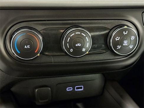 Used 2024 Chevrolet Trax LS image 12