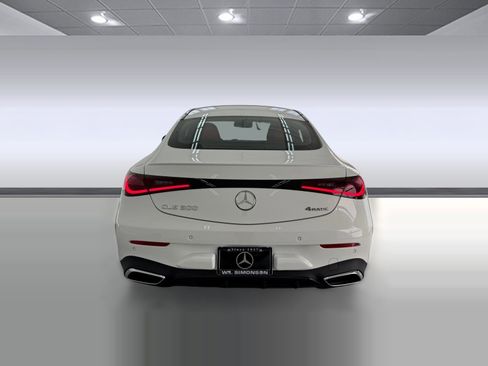 New 2026 Mercedes-Benz CLE 300 4MATIC Coupe image 9