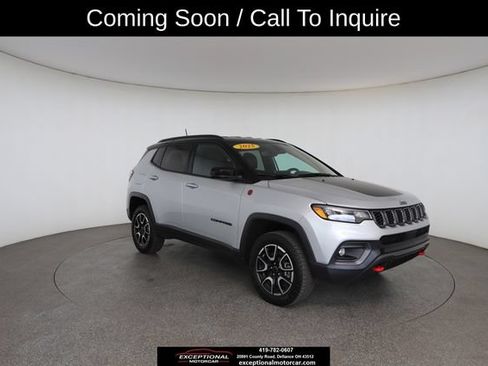 Used 2025 Jeep Compass Trailhawk AWD/4WD image 30