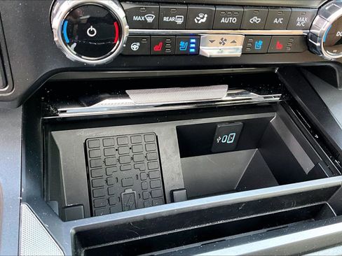 Used 2024 Ford F250 Lariat w/ Lariat Ultimate Package image 32