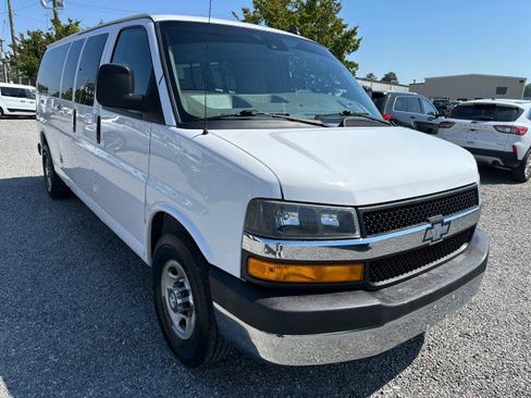 Used 2019 Chevrolet Express 3500 LT w/ LT Preferred Equipment Group RWD image 6