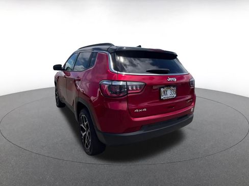 Used 2025 Jeep Compass Limited AWD/4WD image 11