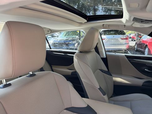 Used 2021 Lexus ES 300h w/ Premium Package FWD image 41