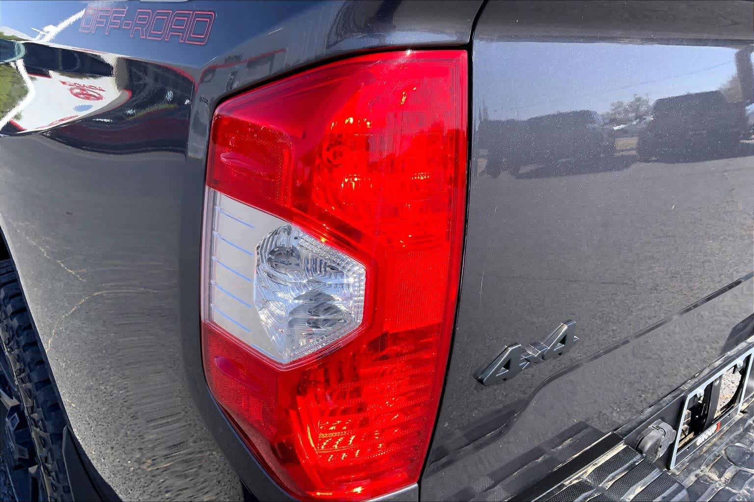 Used 2019 Toyota Tundra SR5 w/ SR5 Upgrade Package AWD/4WD image 29