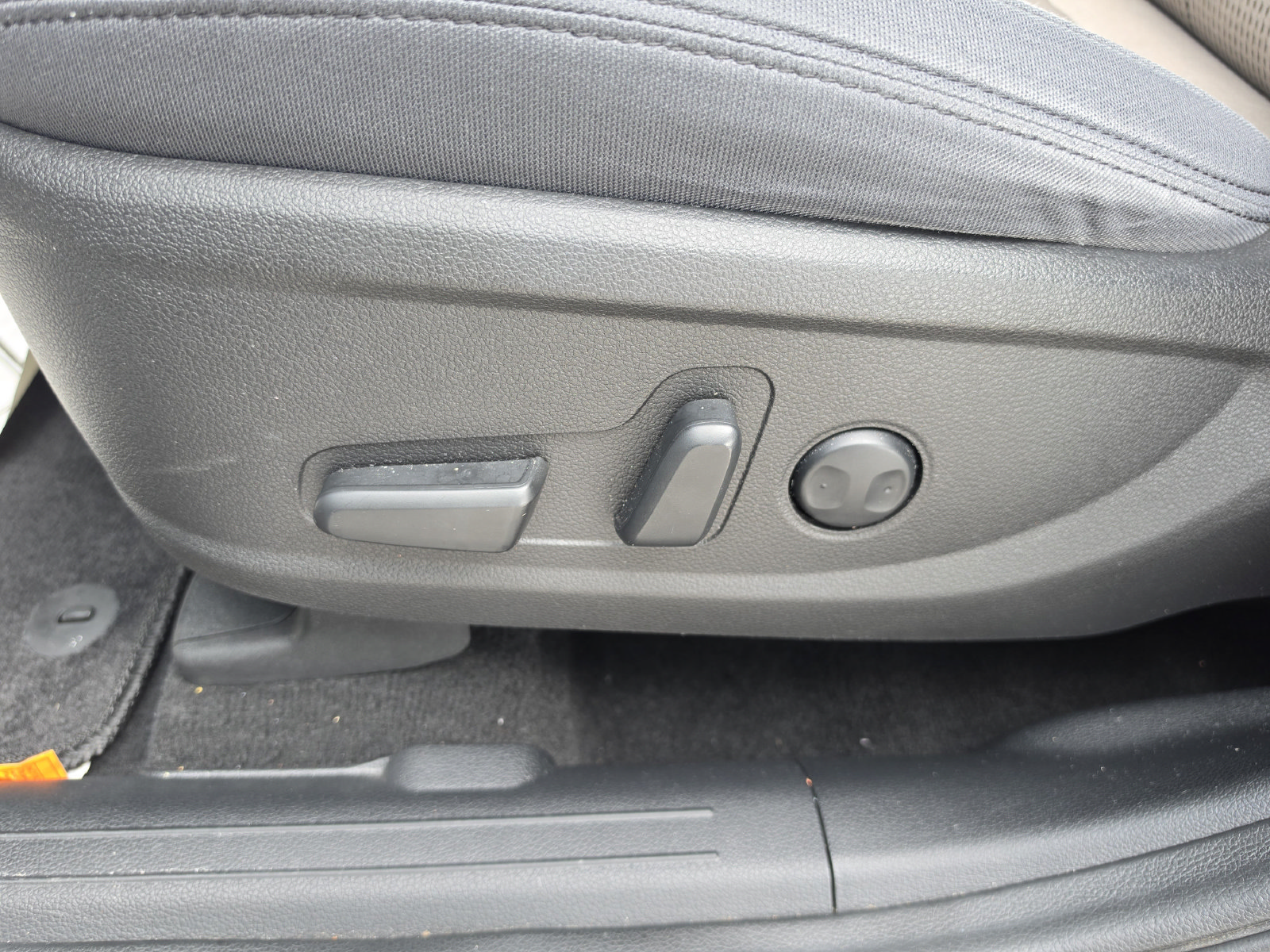 Used 2022 Hyundai Santa Fe SEL w/ Convenience Package FWD image 23