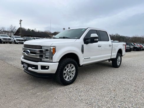 Used 2019 Ford F350 Limited image 4