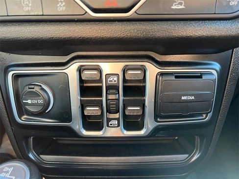 Used 2024 Jeep Wrangler Sport S image 24