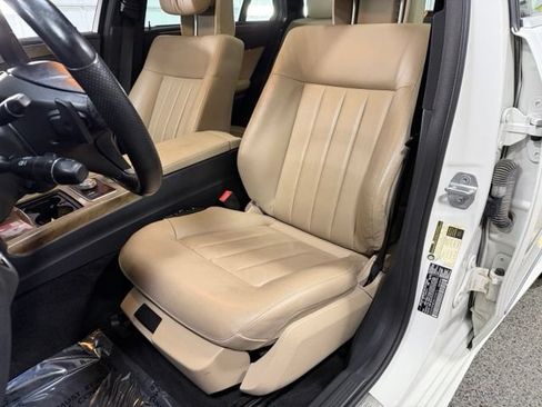 Used 2011 Mercedes-Benz E 350 4MATIC Wagon image 21