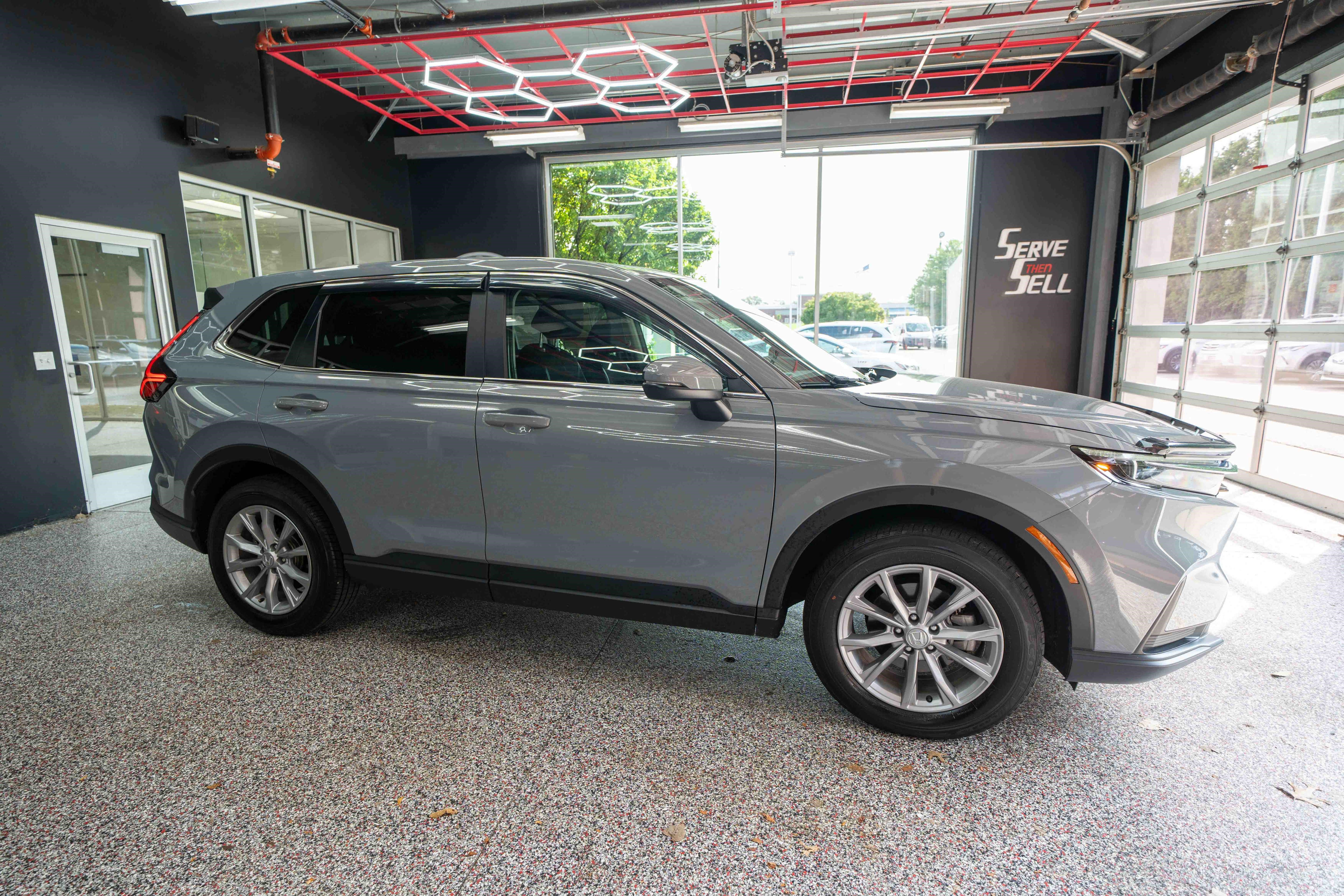 Used 2025 Honda CR-V EX image 5