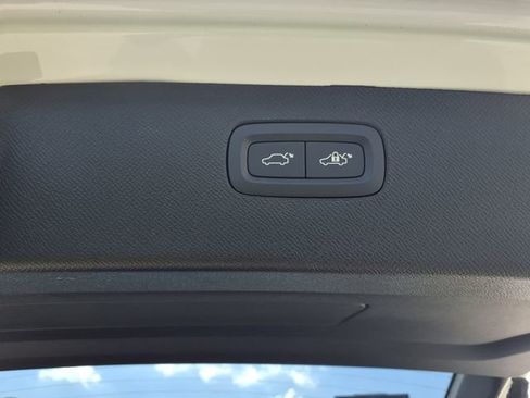 New 2026 Volvo XC90 T8 Ultra w/ Protection Package Premier AWD/4WD image 12