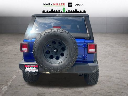 Used 2020 Jeep Wrangler Sport AWD/4WD image 4