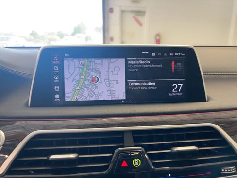 Certified 2022 BMW 740i xDrive w/ Premium Package image 24