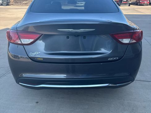 Used 2016 Chrysler 200 Limited image 8
