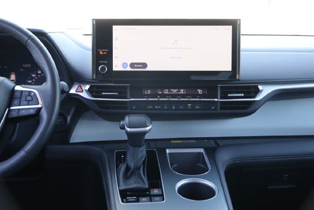 Used 2025 Toyota Sienna XLE w/ XLE Plus Package AWD/4WD image 28