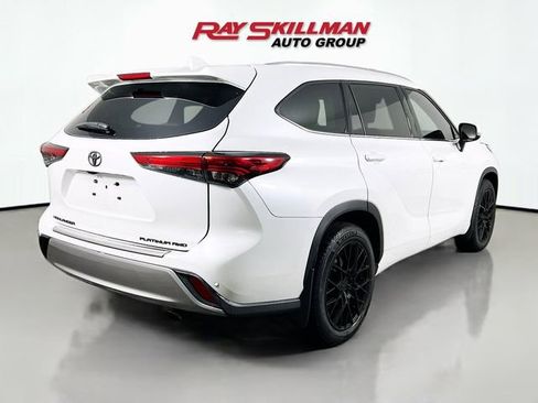 Used 2022 Toyota Highlander Platinum image 7