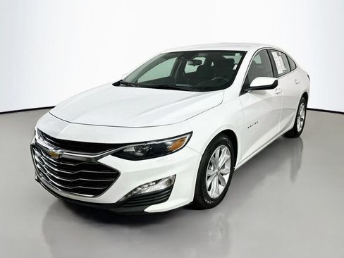 Used 2025 Chevrolet Malibu LT FWD image 3