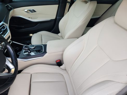 Used 2021 BMW 330i xDrive Sedan w/ Convenience Package image 17