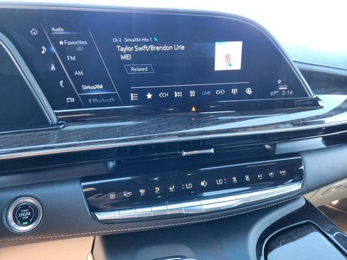 Used 2023 Cadillac Escalade Premium Luxury w/ Performance Package AWD/4WD image 24