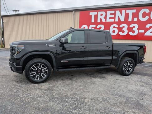 Used 2023 GMC Sierra 1500 AT4 w/ AT4 Premium Package AWD/4WD image 2