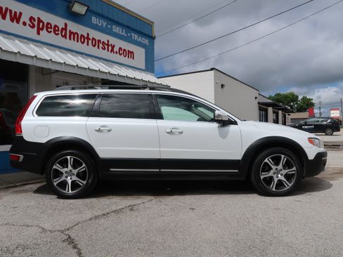 Used 2015 Volvo XC70 T6 Platinum w/ Climate Package AWD/4WD image 4